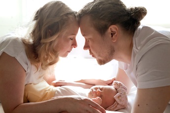 Newborn-kuvaus Akaa
